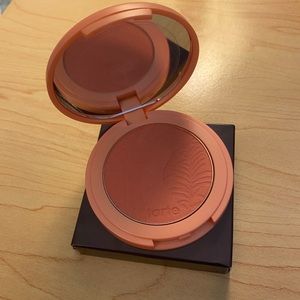 💥Closet Cleanout💥 Tarte Amazonian Clay Blush